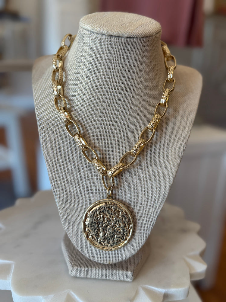 Textured Round Pendant Necklace