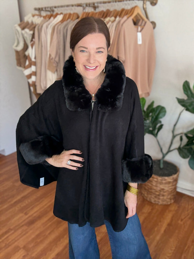 Central Park Poncho in Black